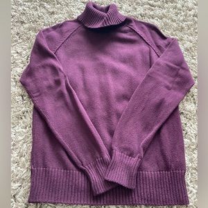 Jeanne Pierre purple turtleneck. Size: M